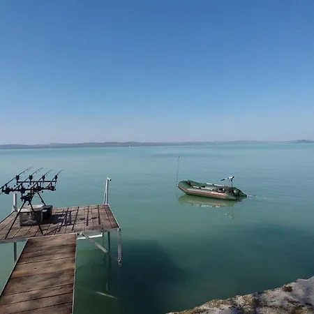 Tópartiház * Balatonszarszo