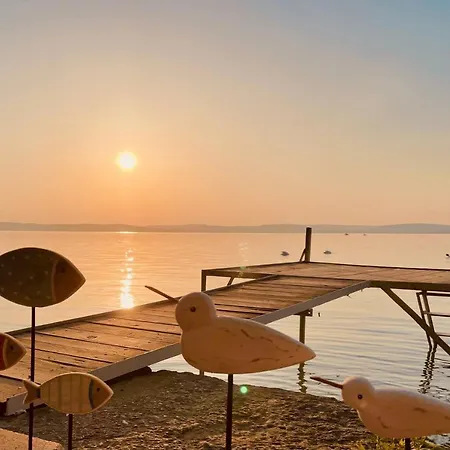 Casa de Férias Tópartiház Balatonszarszo