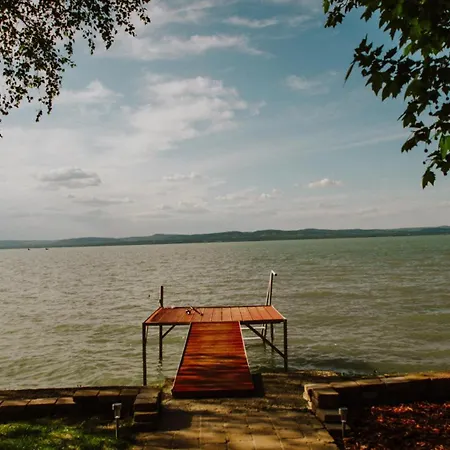 Tópartiház Casa de Férias *