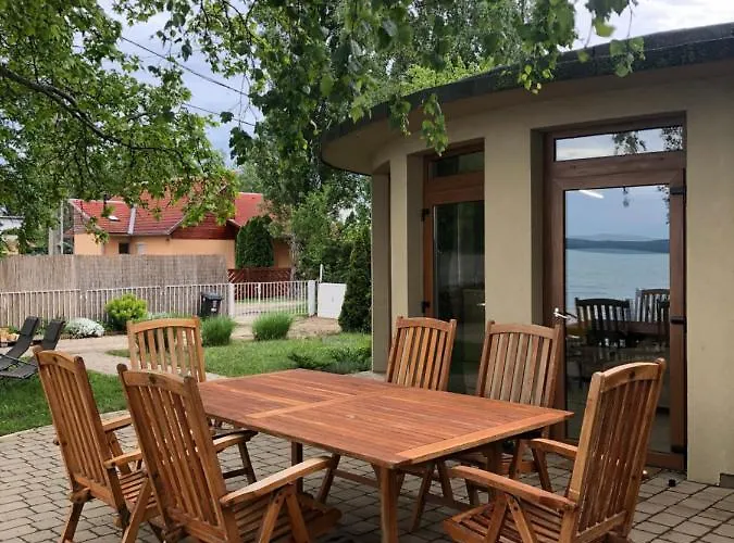 Tópartiház * Balatonszarszo