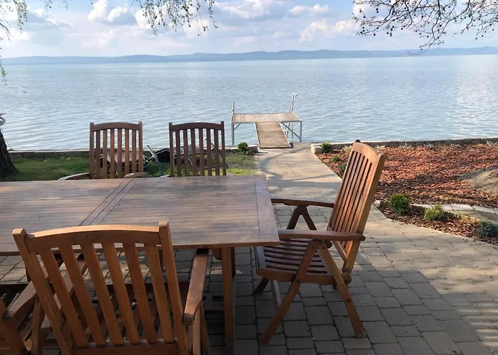 Tópartiház Сasa de vacaciones Balatonszarszo