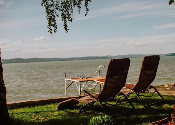 Topartihaz באלאטונסארסו